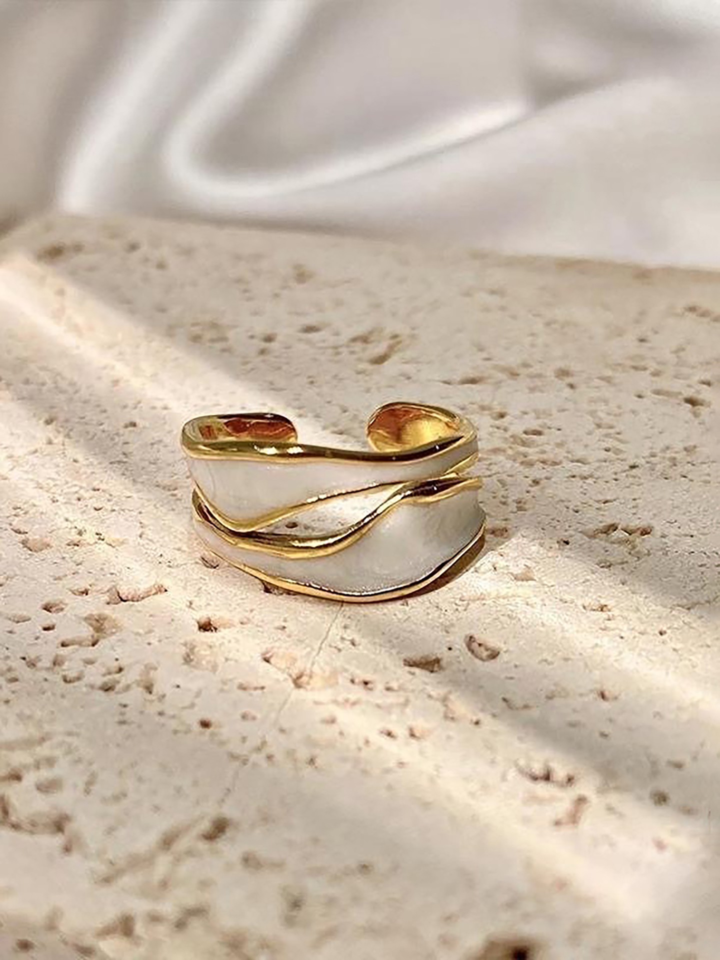 Circular Ring Fashion Ring
