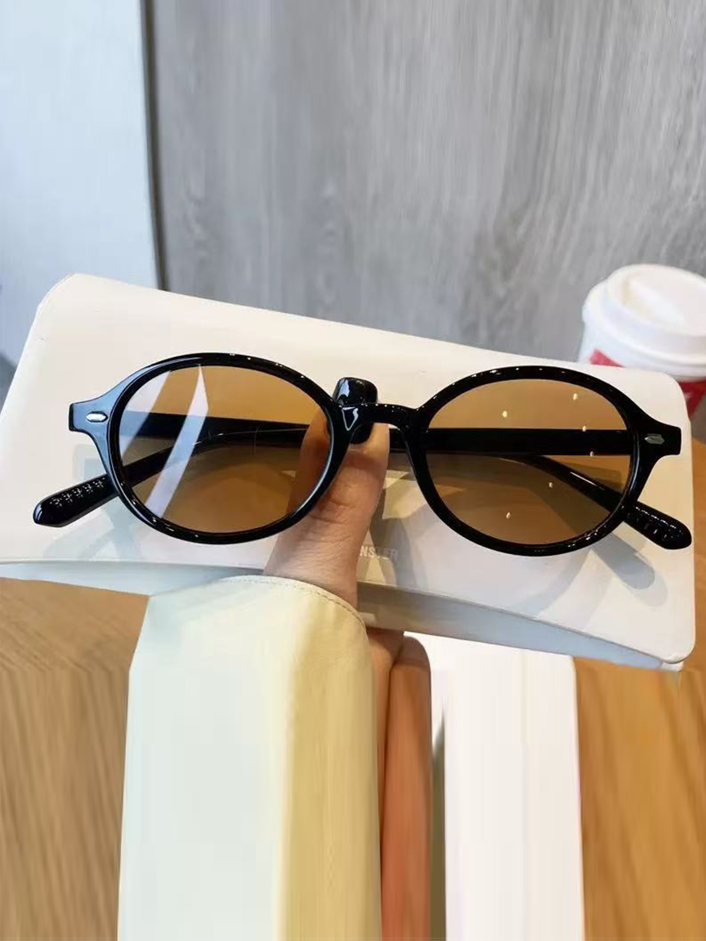 Metal Detail Retro Sunglasses