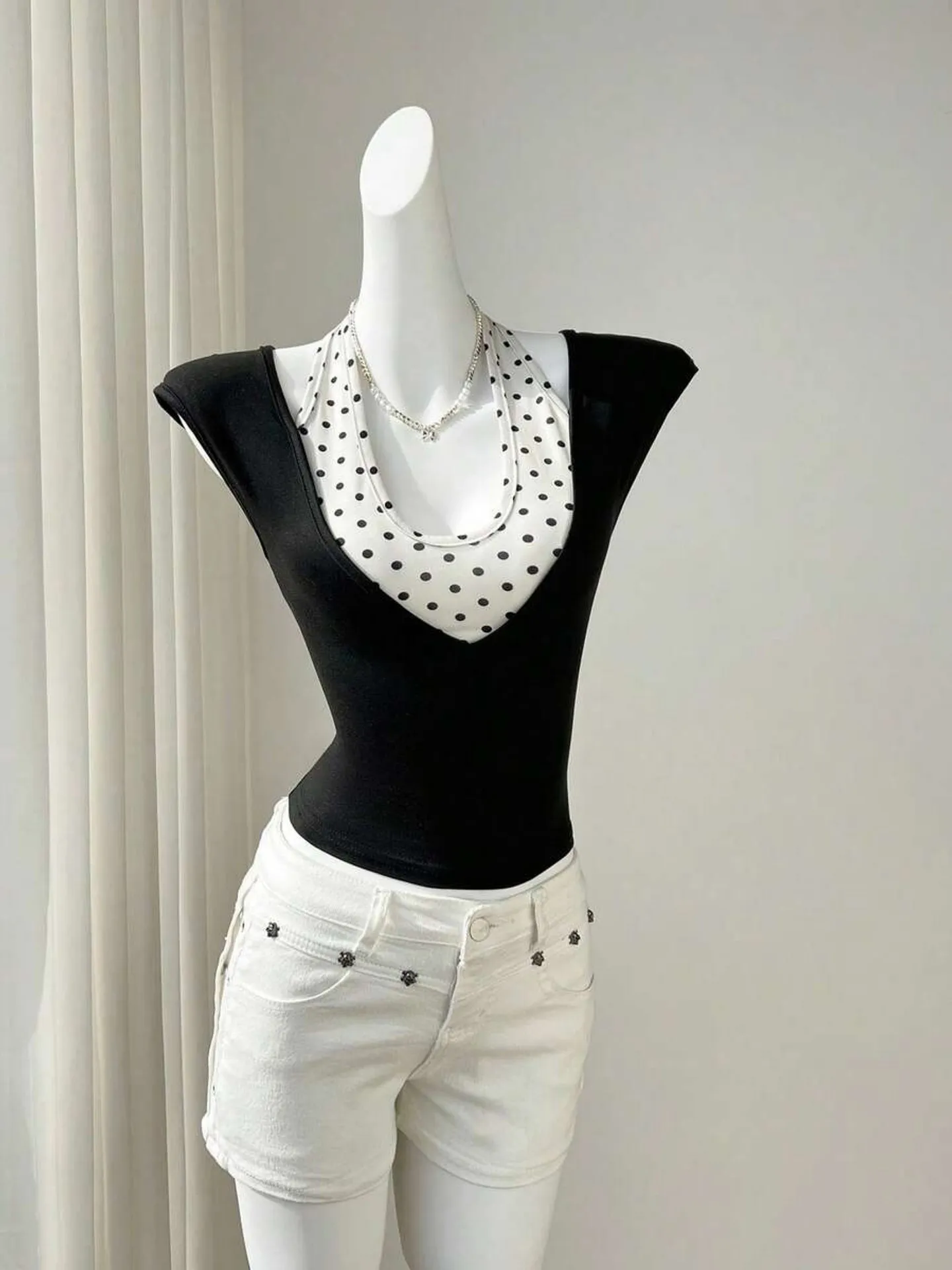 Contrast Top | Savana | Bestsellers