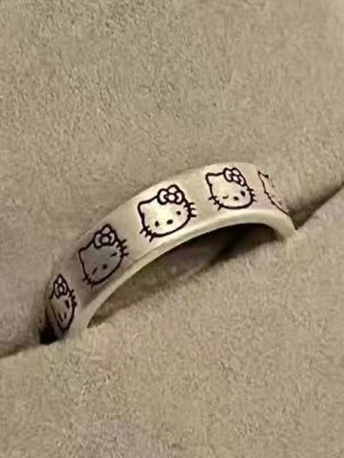 Hello Kitty Fashion Ring