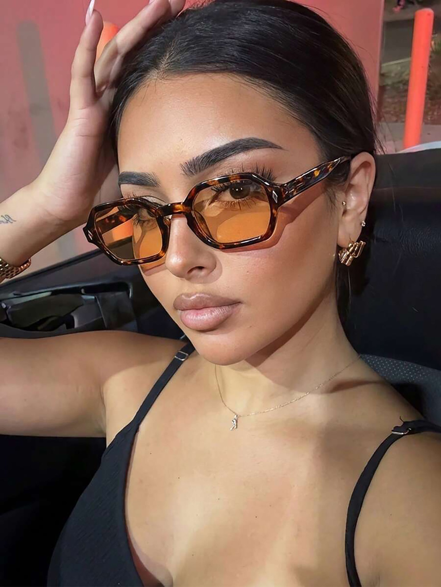 Metal Detail Classic Sunglasses