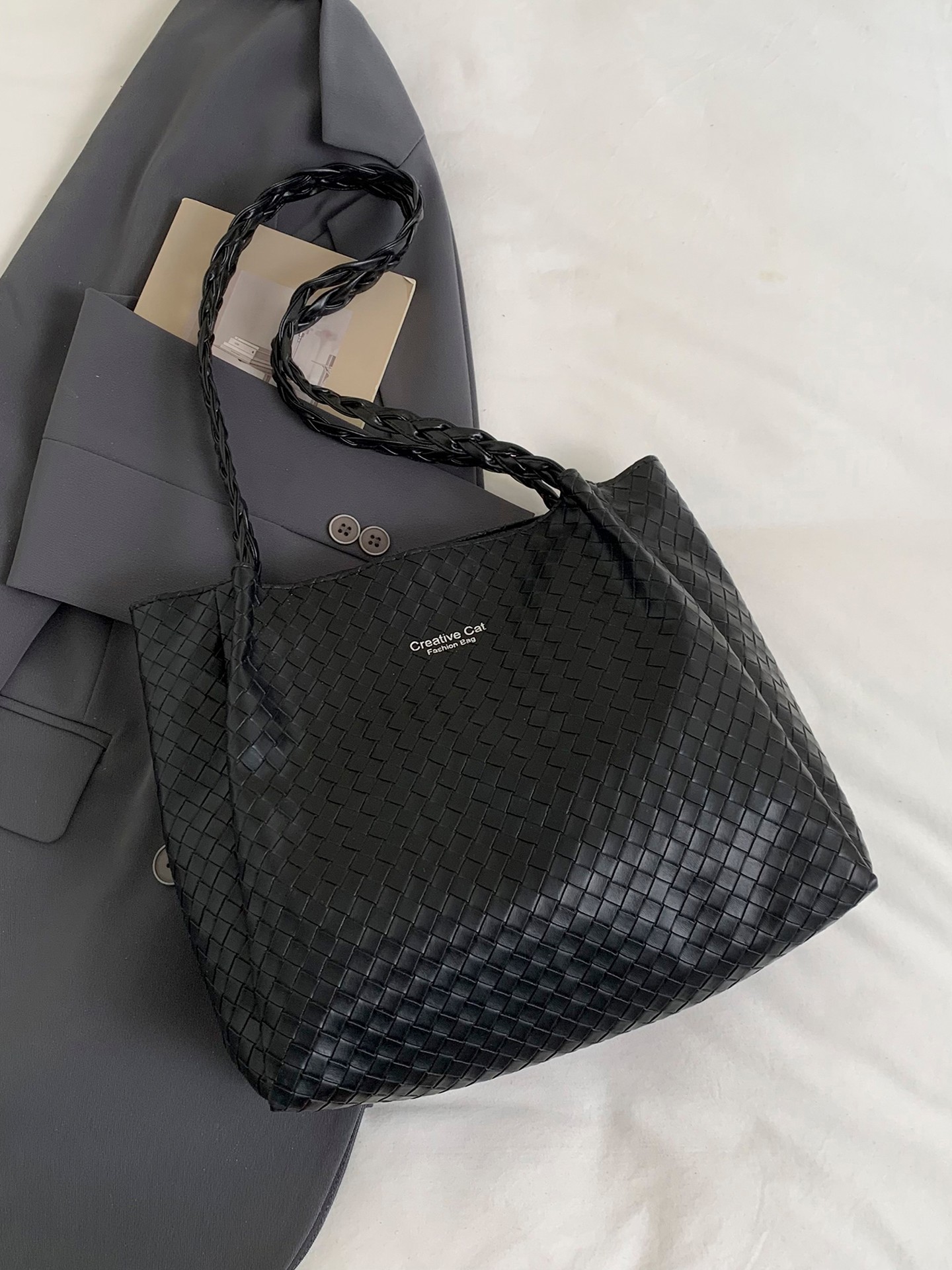 Diamond Pattern Shoulder Bag