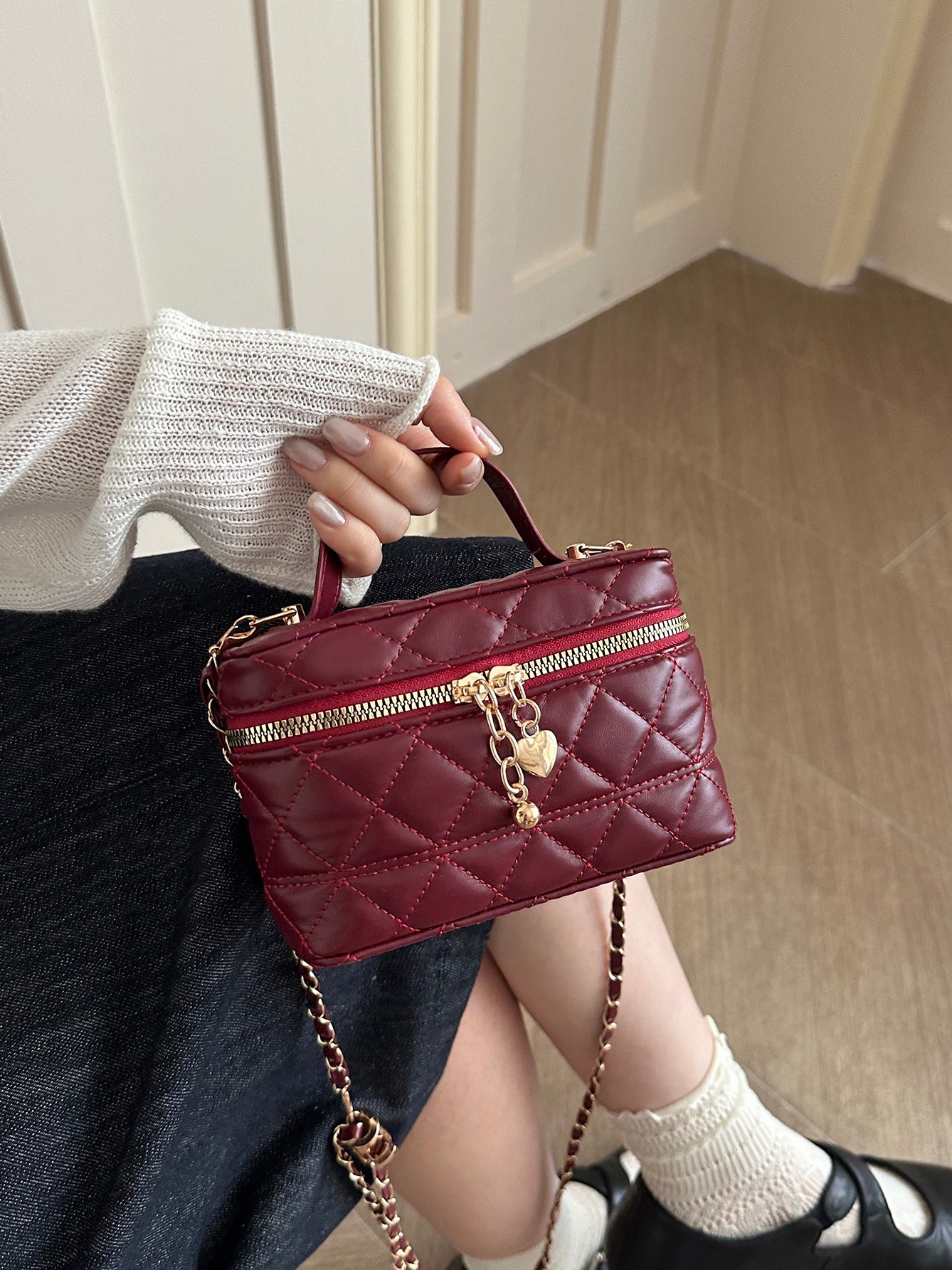 Diamond Pattern Crossbody Bag