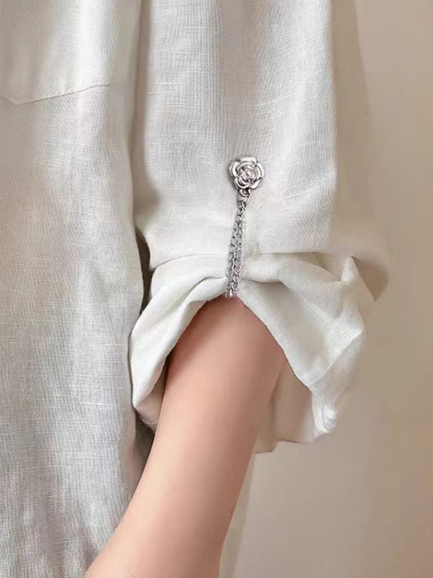 2pcs Flowers Clothing adjuster