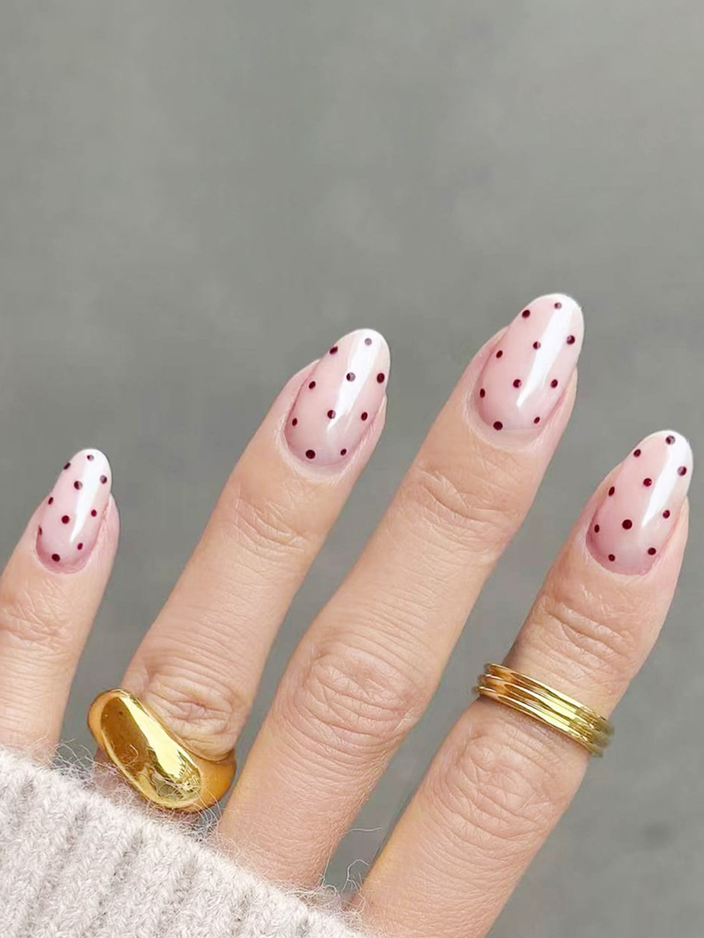 Polka Dots Artificial Nails
