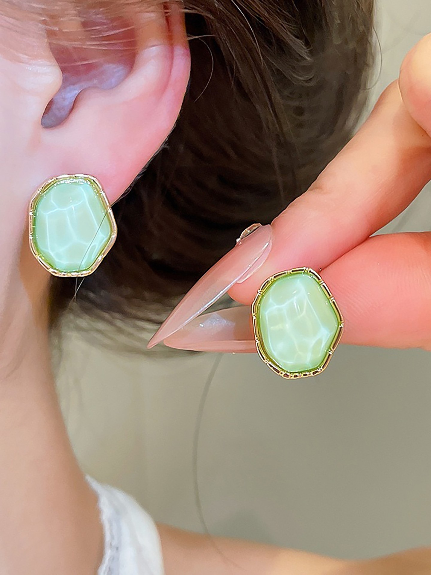 Metal Detail Stud Earrings