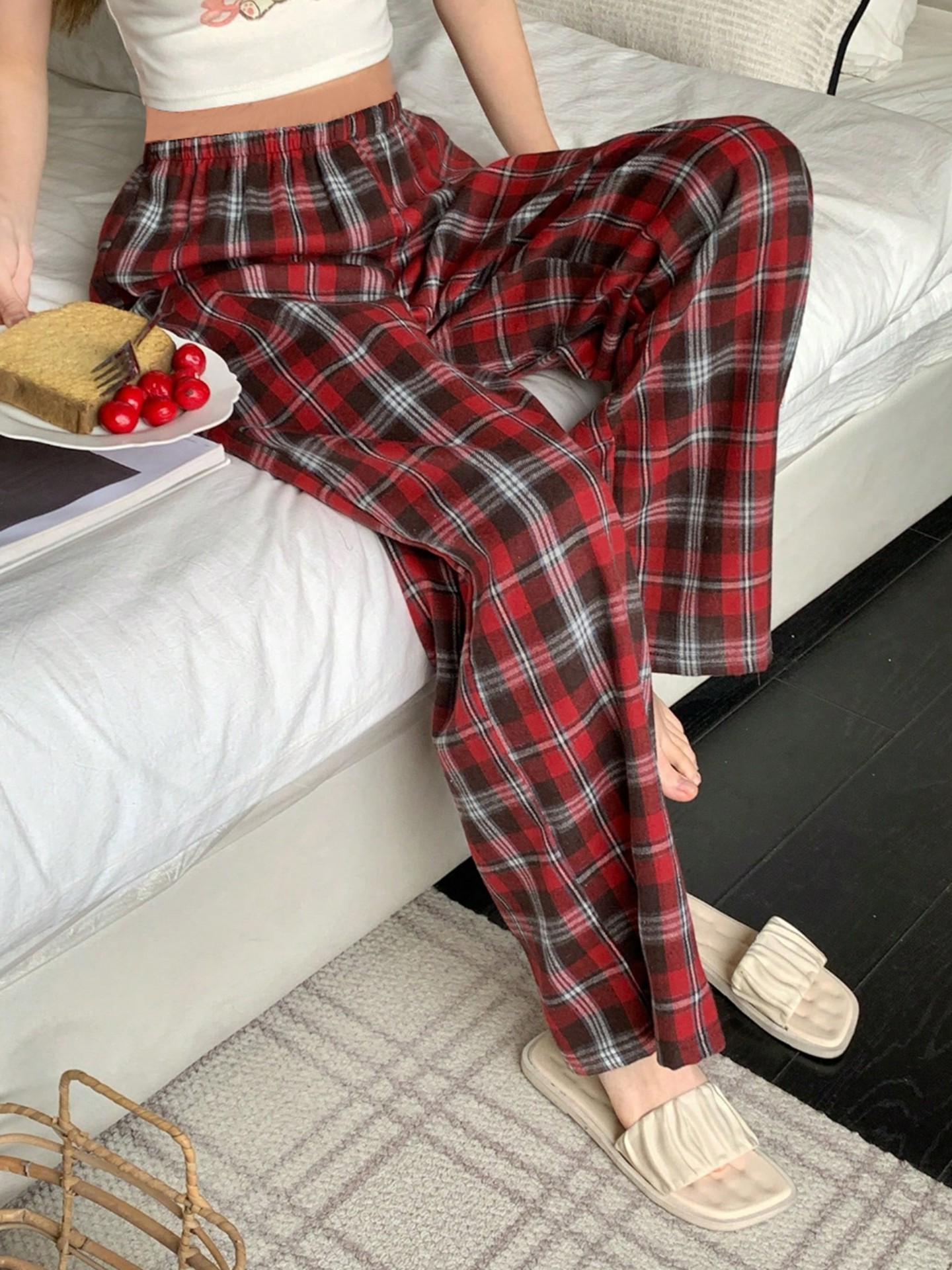 Lounge Bottoms