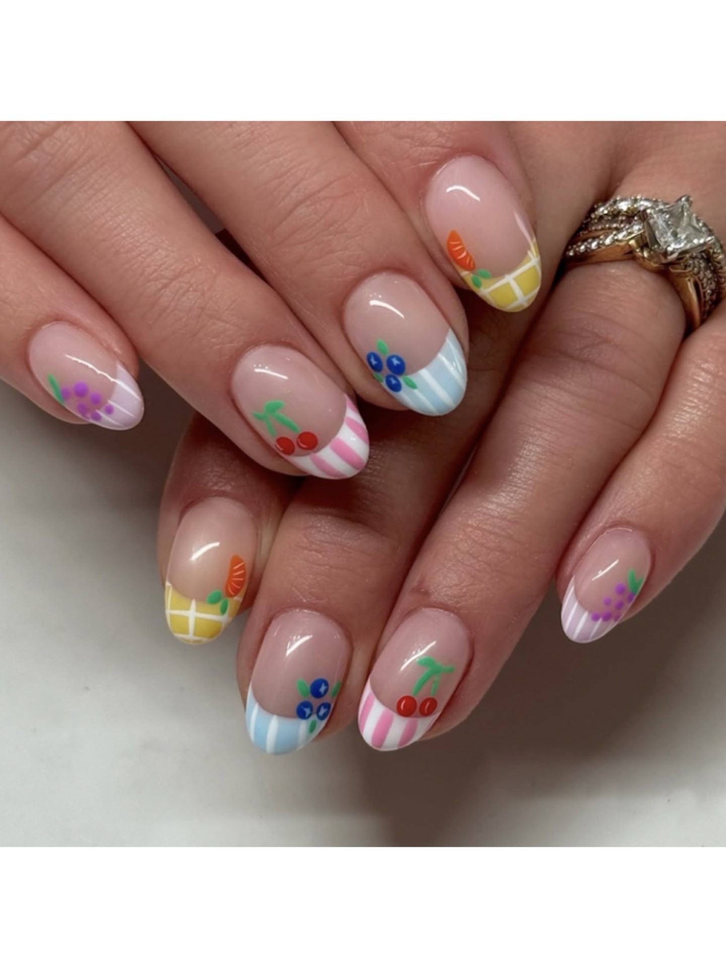 Contrast Press On Nails
