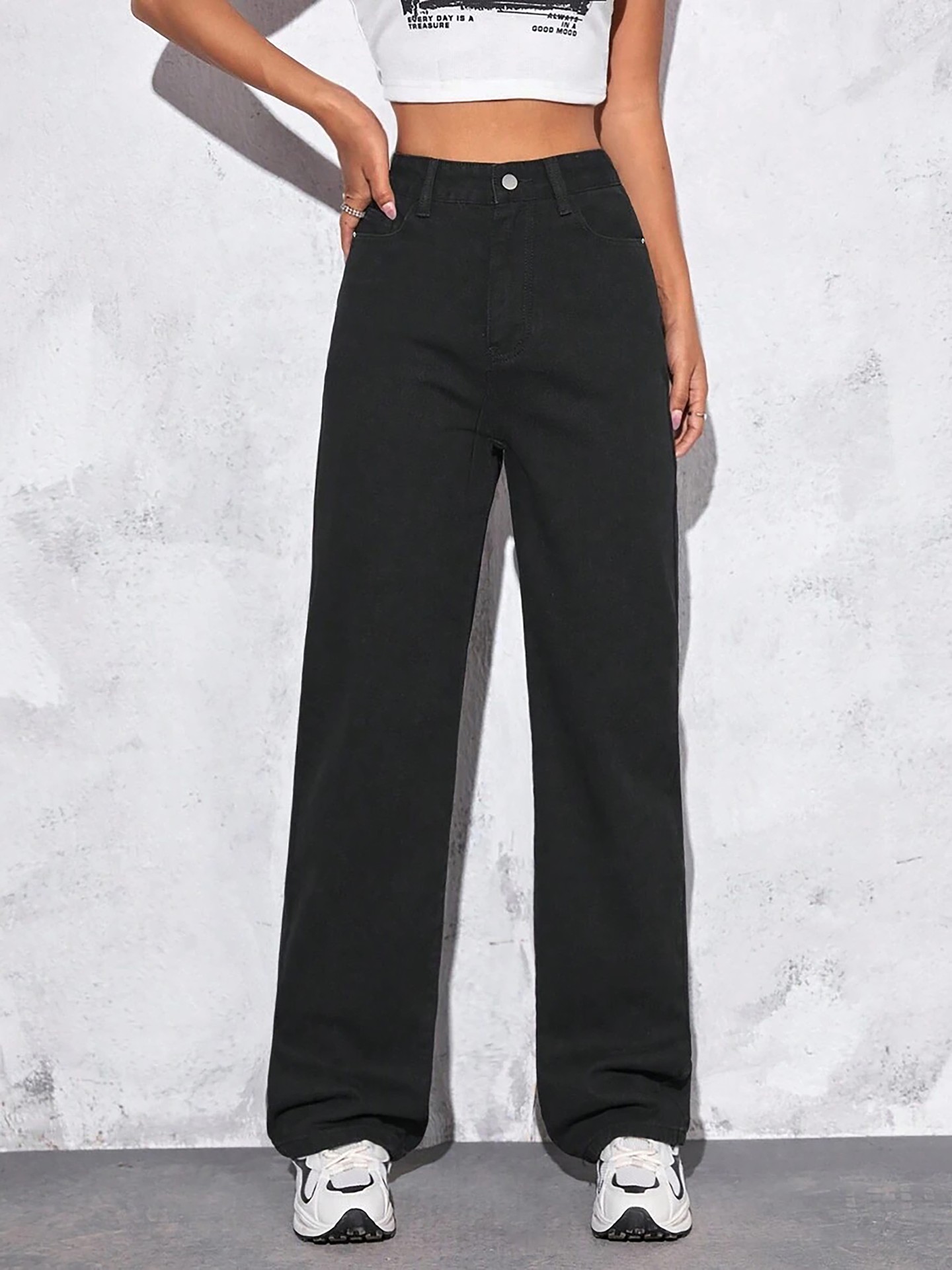 [ High Stretch ] High Waist Rivet-Embellished Straight Leg Jeans