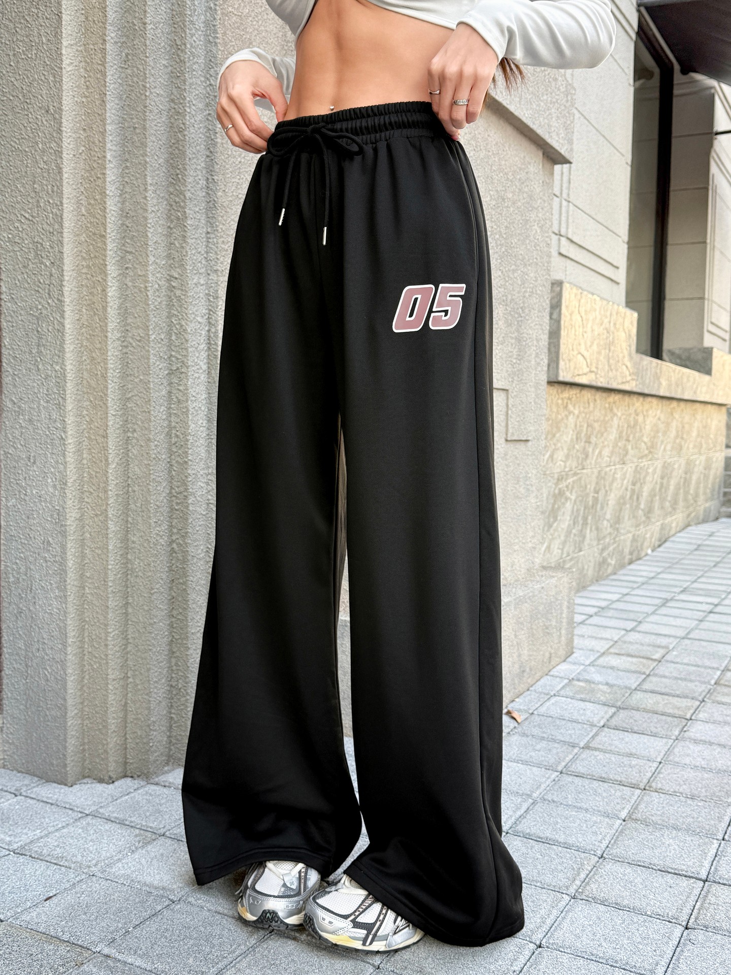 [Slightly Stretchable] High Waist Black Pocket Straight Leg Pants