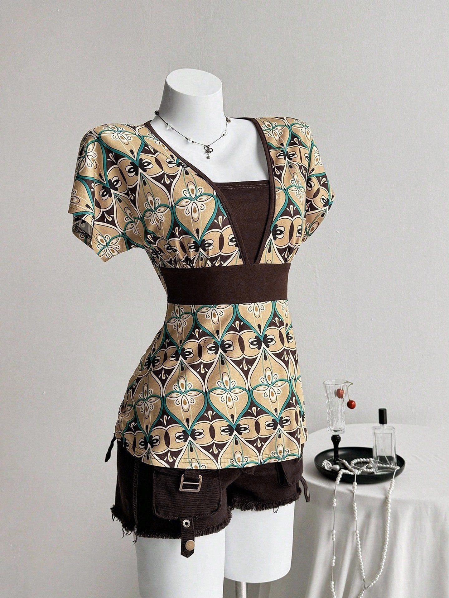 Boho Print Fitted Top with Contrast V Panel