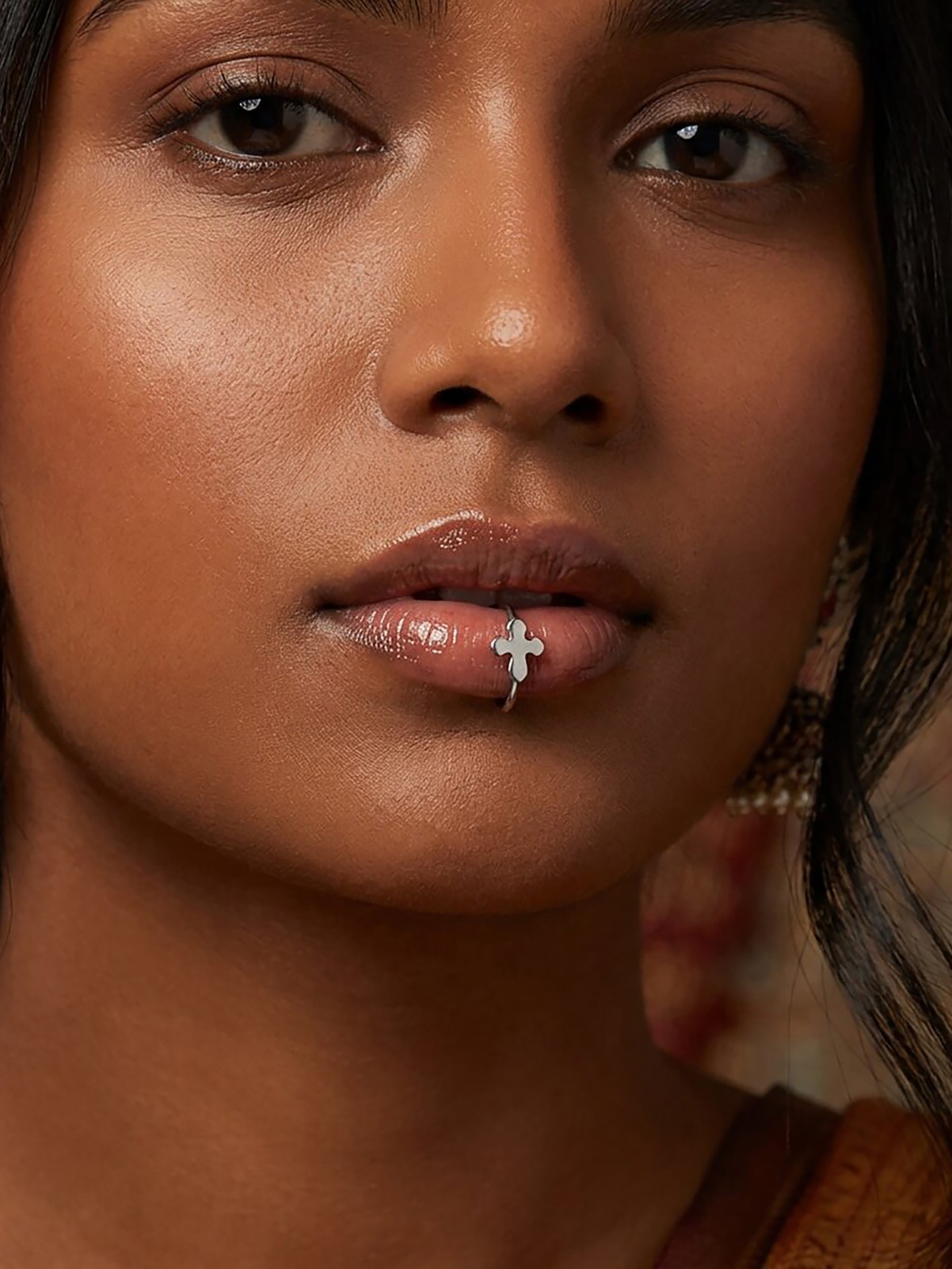 Cross Lip Ring