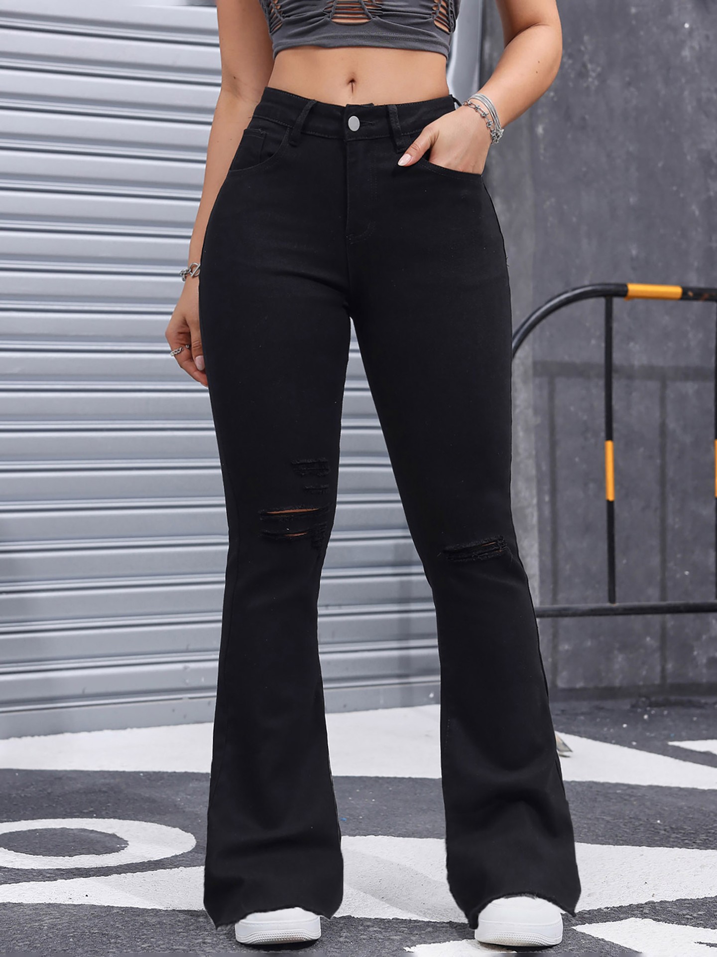 [ Medium Stretch ] Raw Hem Flare Leg Jeans