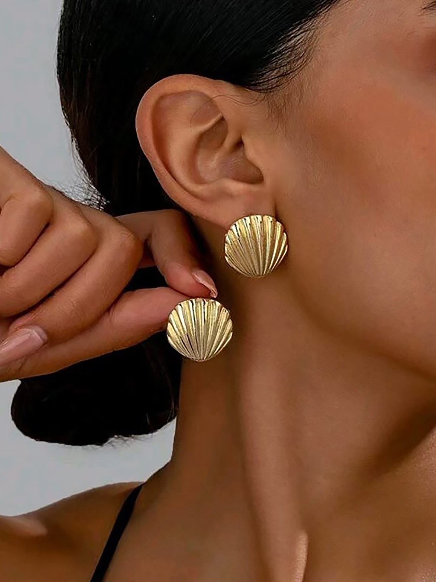 Shell Artificial Jewellery - Stud