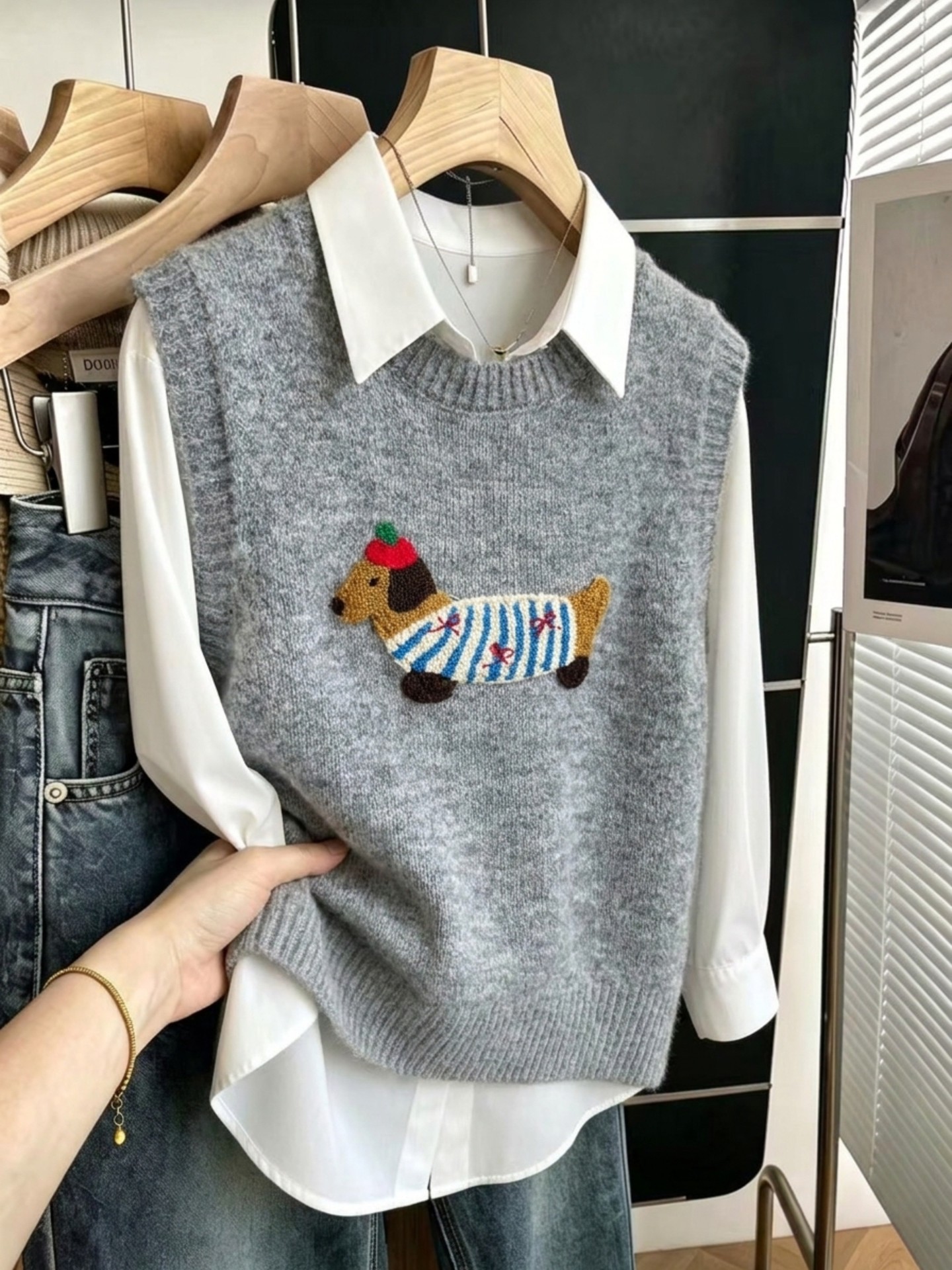 Appliquéd Knit Top