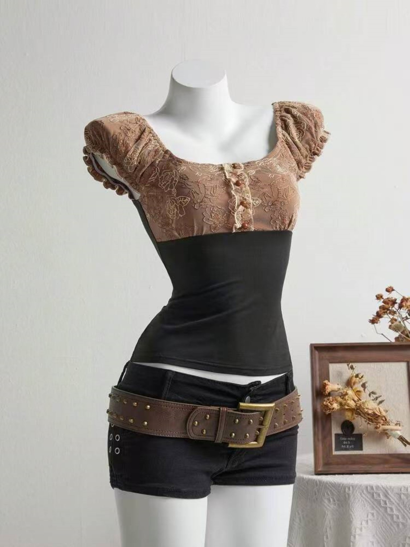 Vintage Rose Lace Crop Top with Puff Sleeves