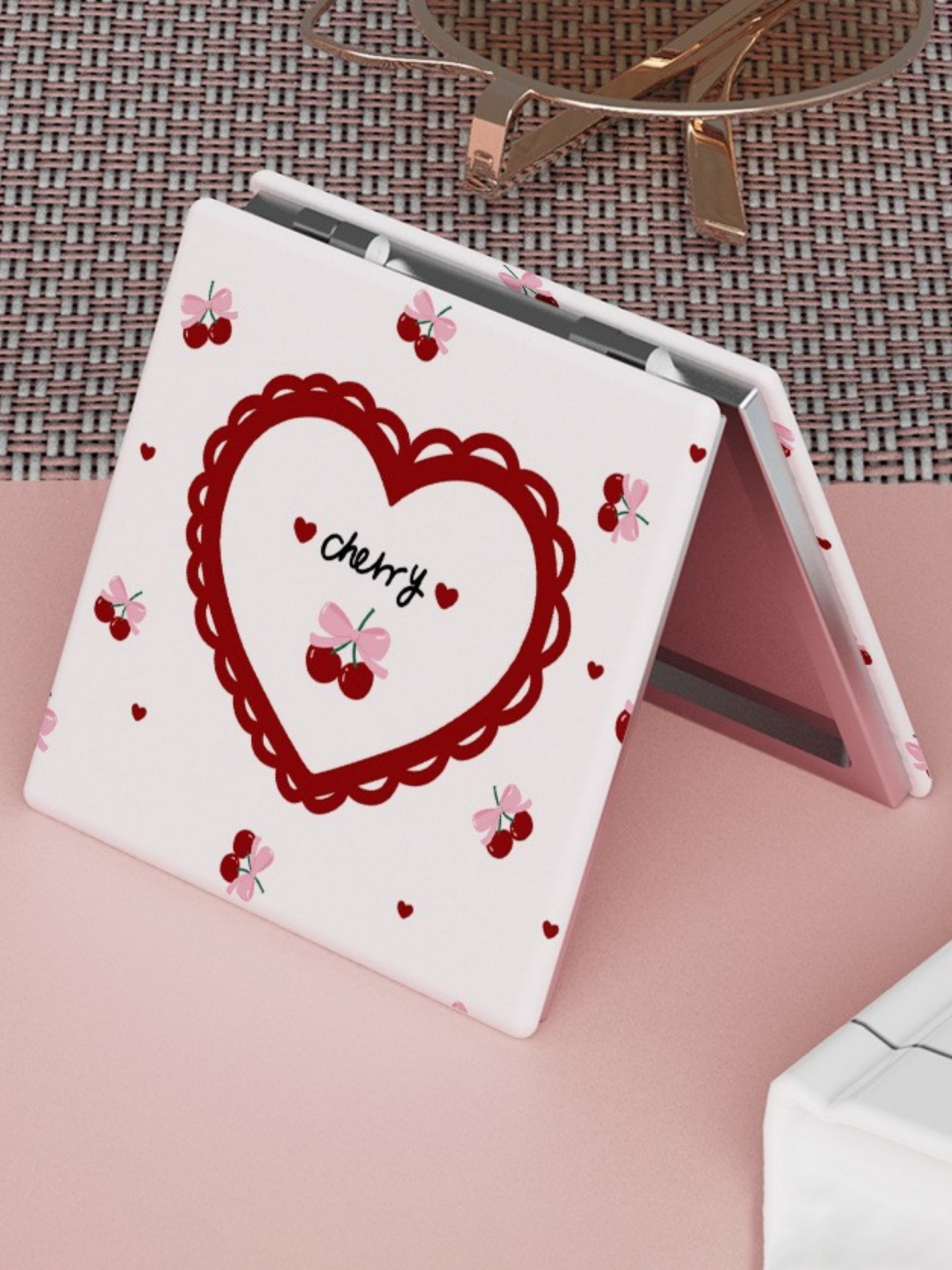 Heart Makeup Mirror