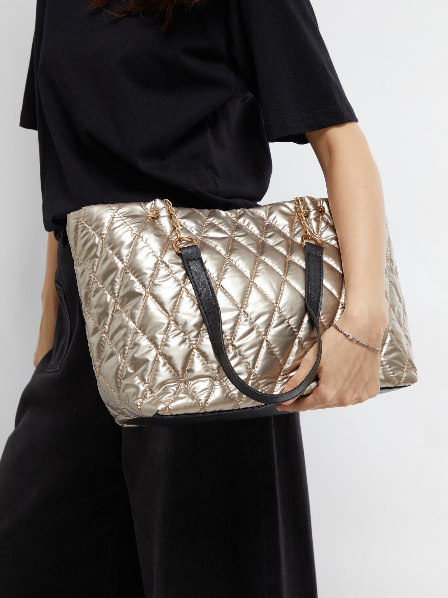 Checked Bucket Tote Bag  