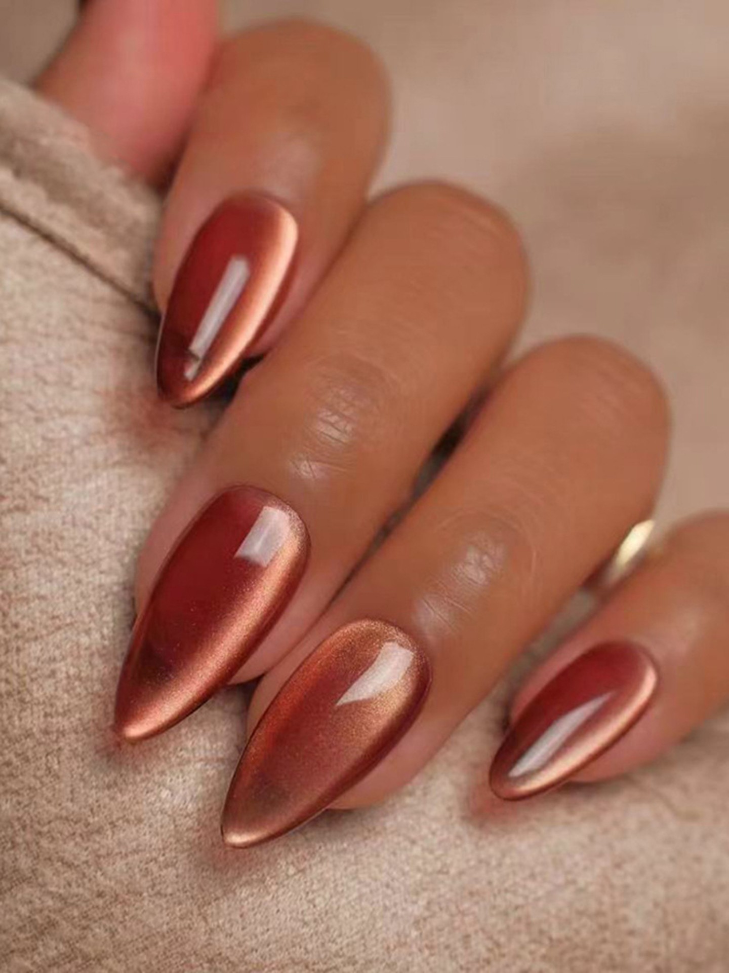 Cat-eye&Glitter&Brick Red Artificial Nails