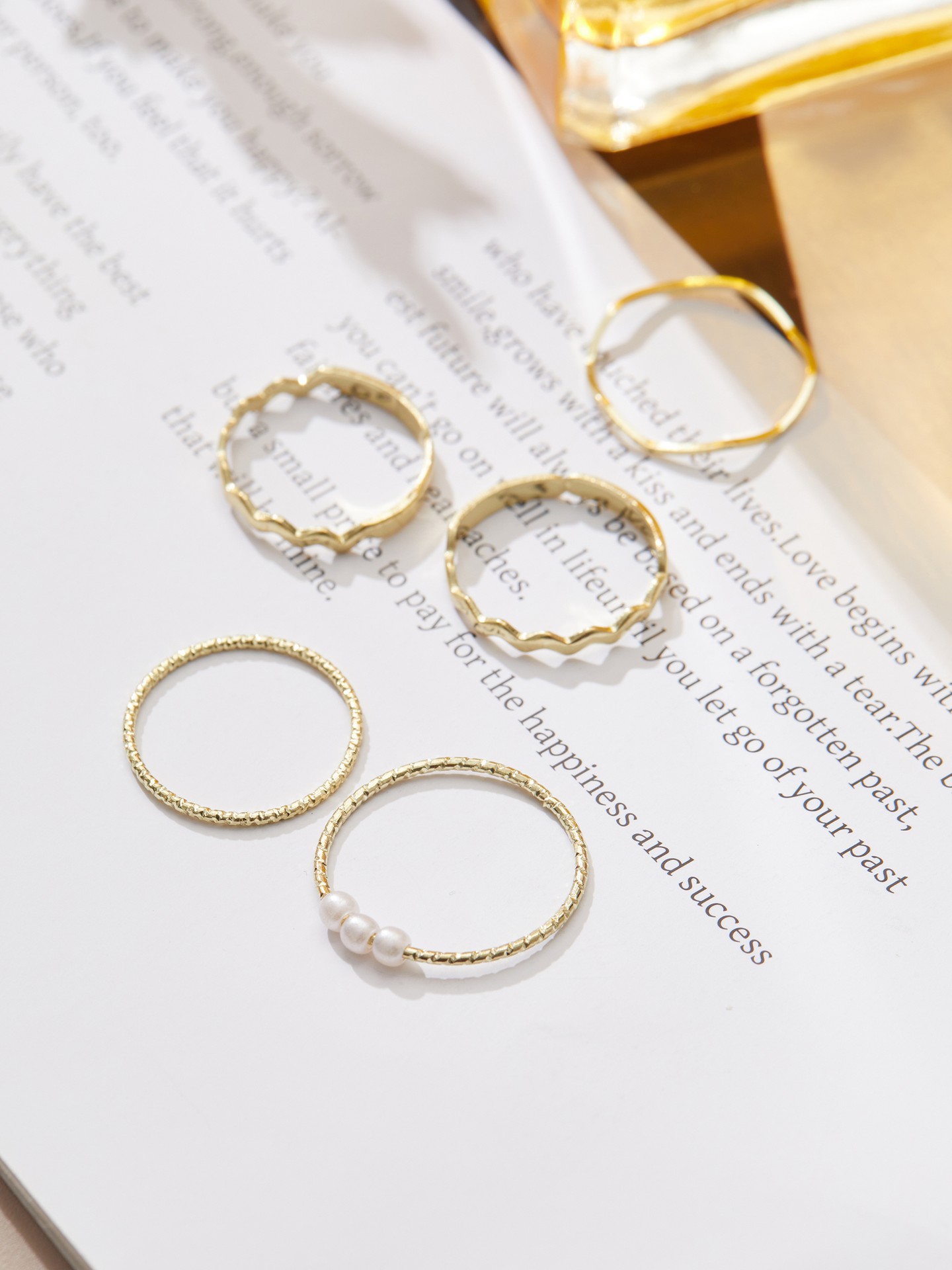 Geometric Ring Set