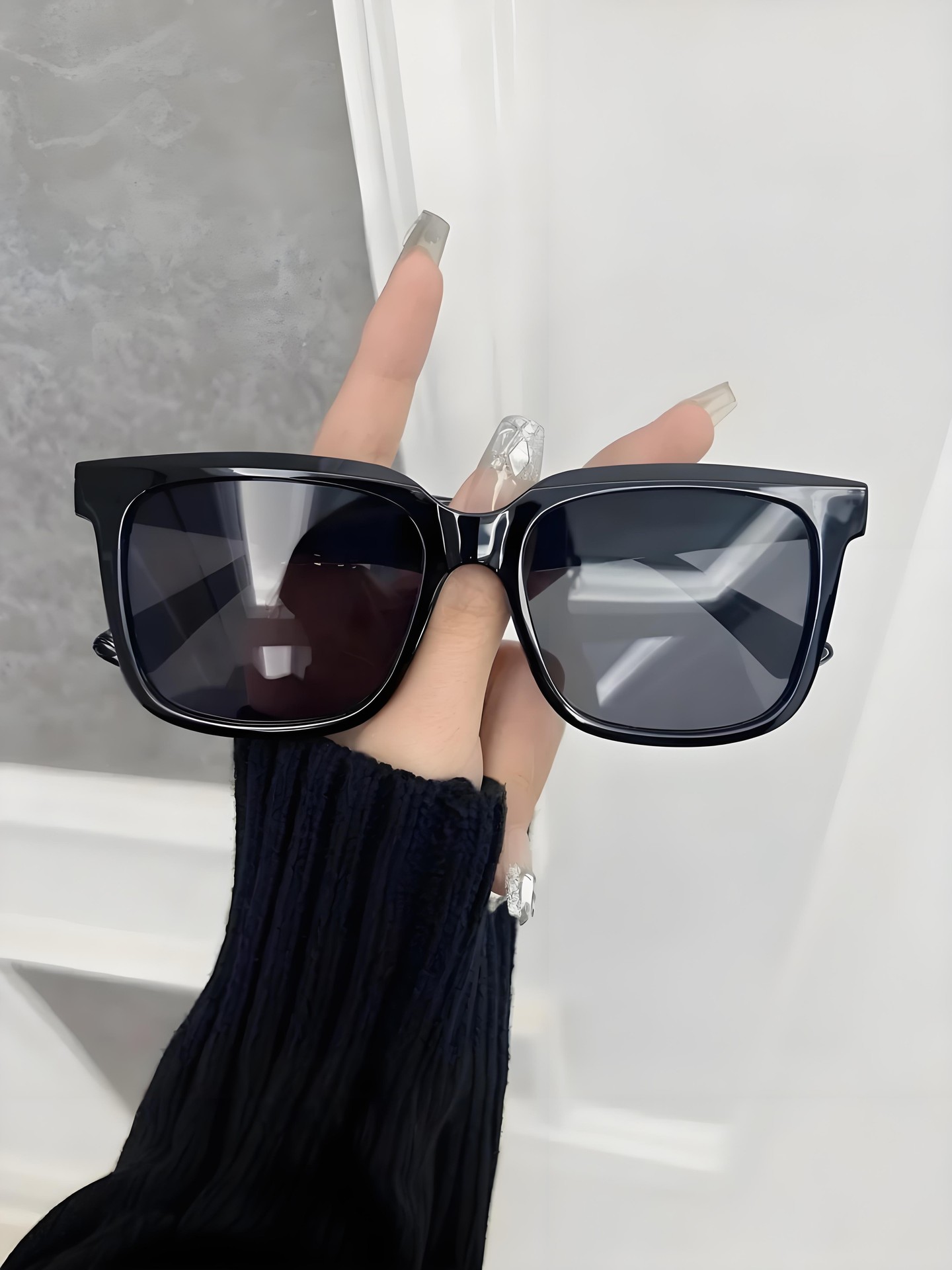 Solid Classic Sunglasses