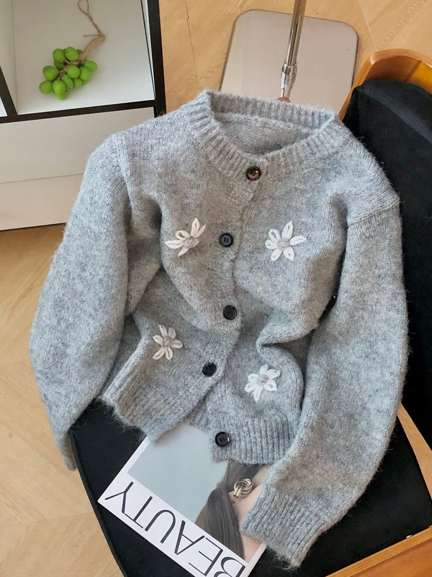 3D Embroidery Knit Cardigan