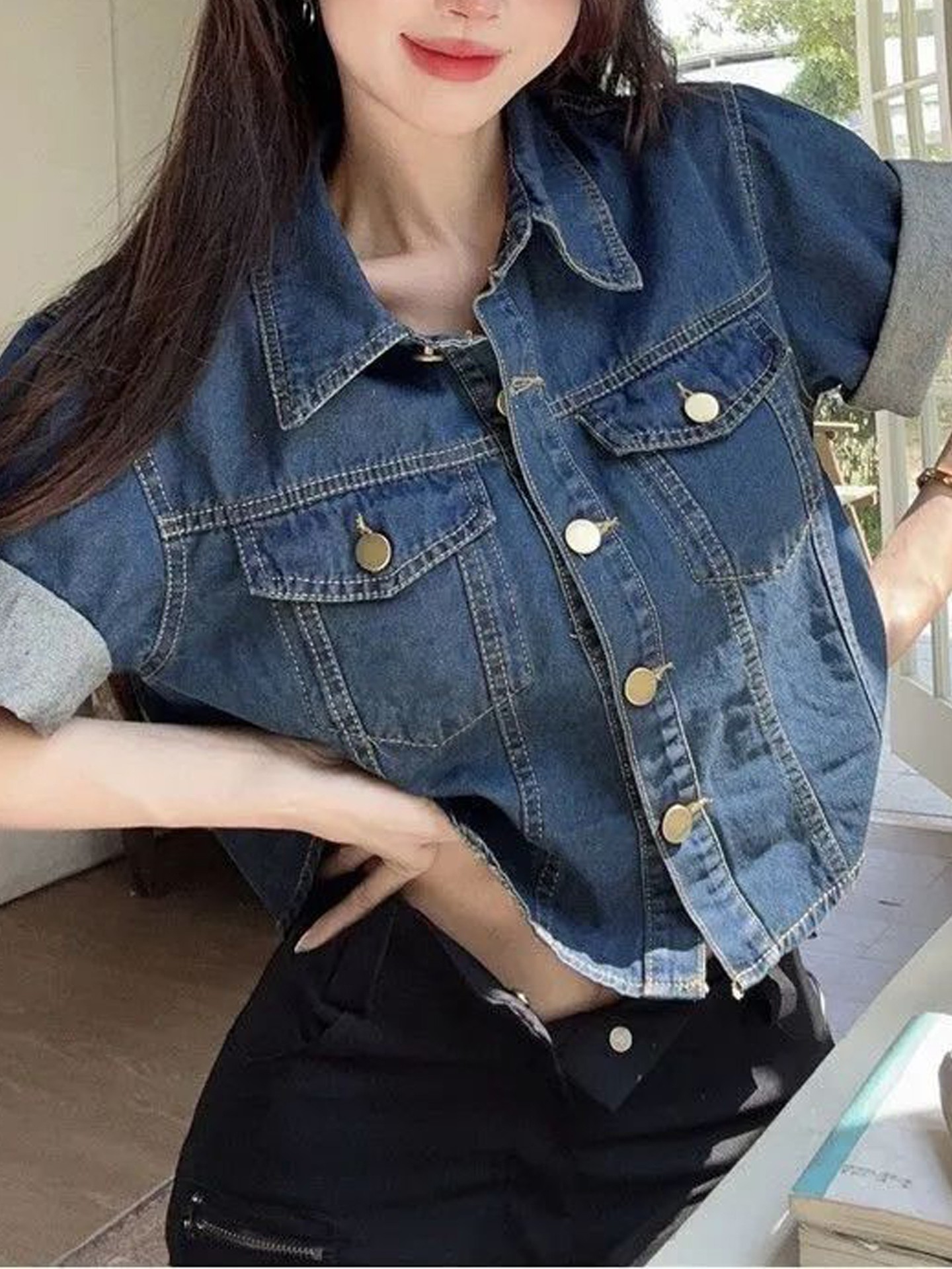Dark Wash Contrast Stitching Short Sleeve Denim Blouse