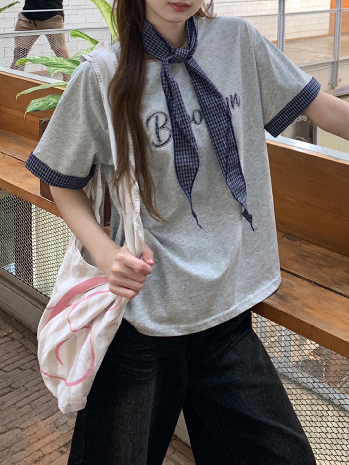 Scarf Decor Pullover T-Shirt