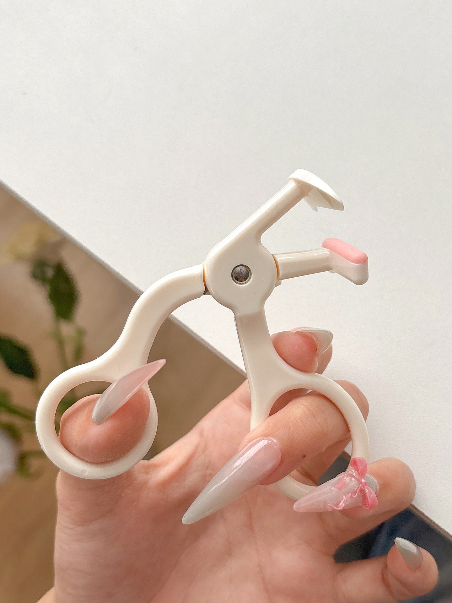 Eyelash Curlers