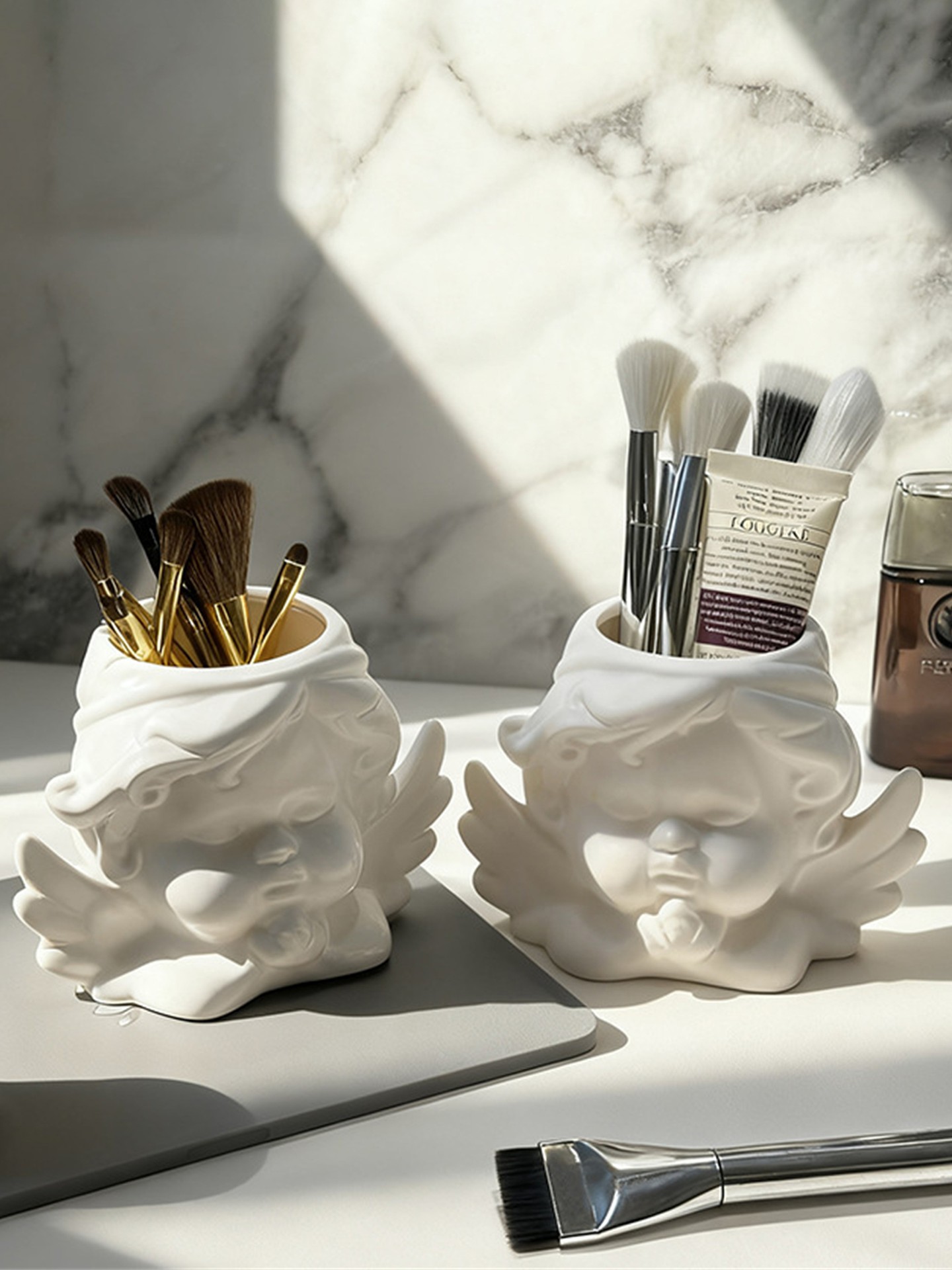 Angles&Wings Brush Shelf