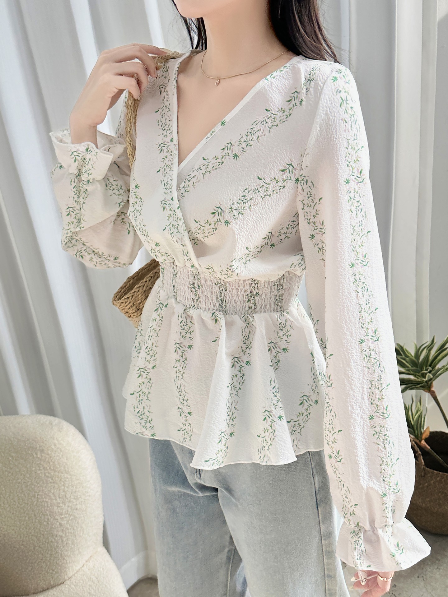 Waist pleated printed blouse
