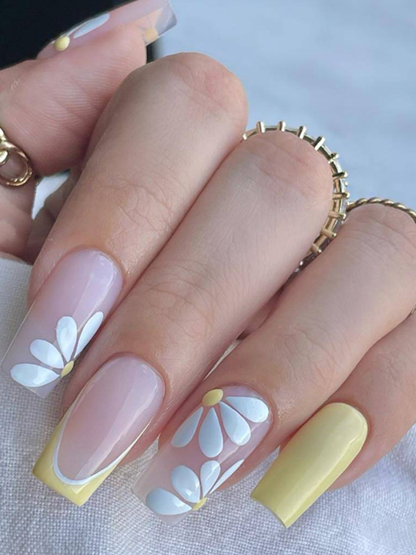 Daisy Pattern Long Square Press On Nails