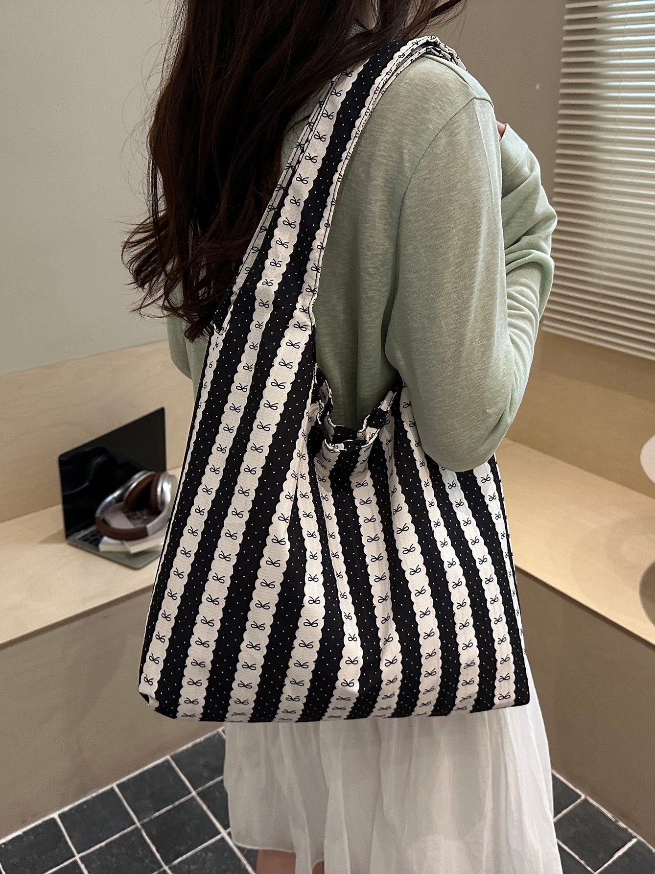 Round Shoulder Bag
