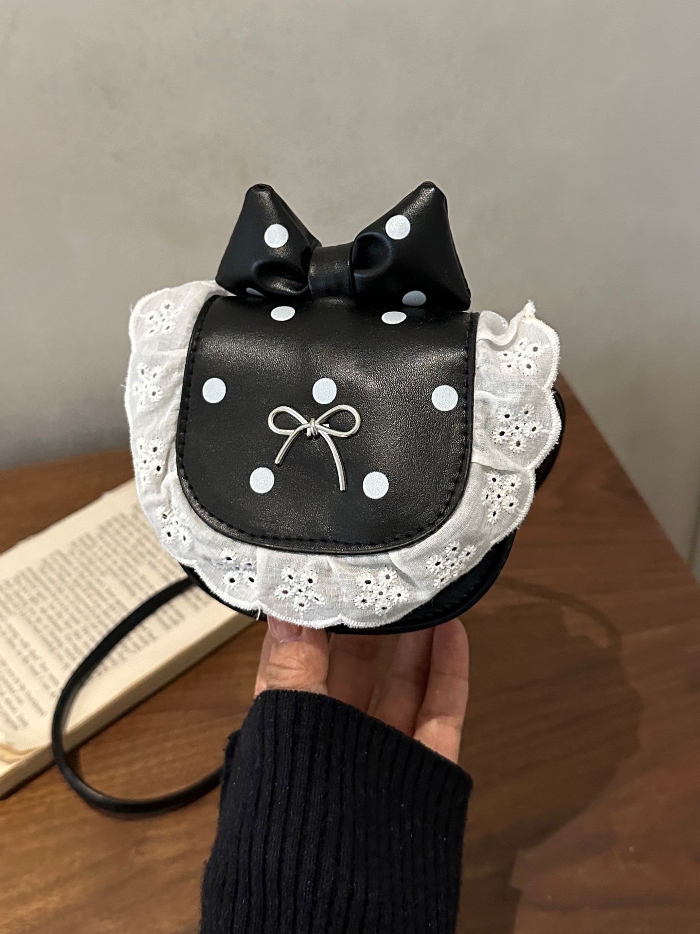 Round Shoulder Bag