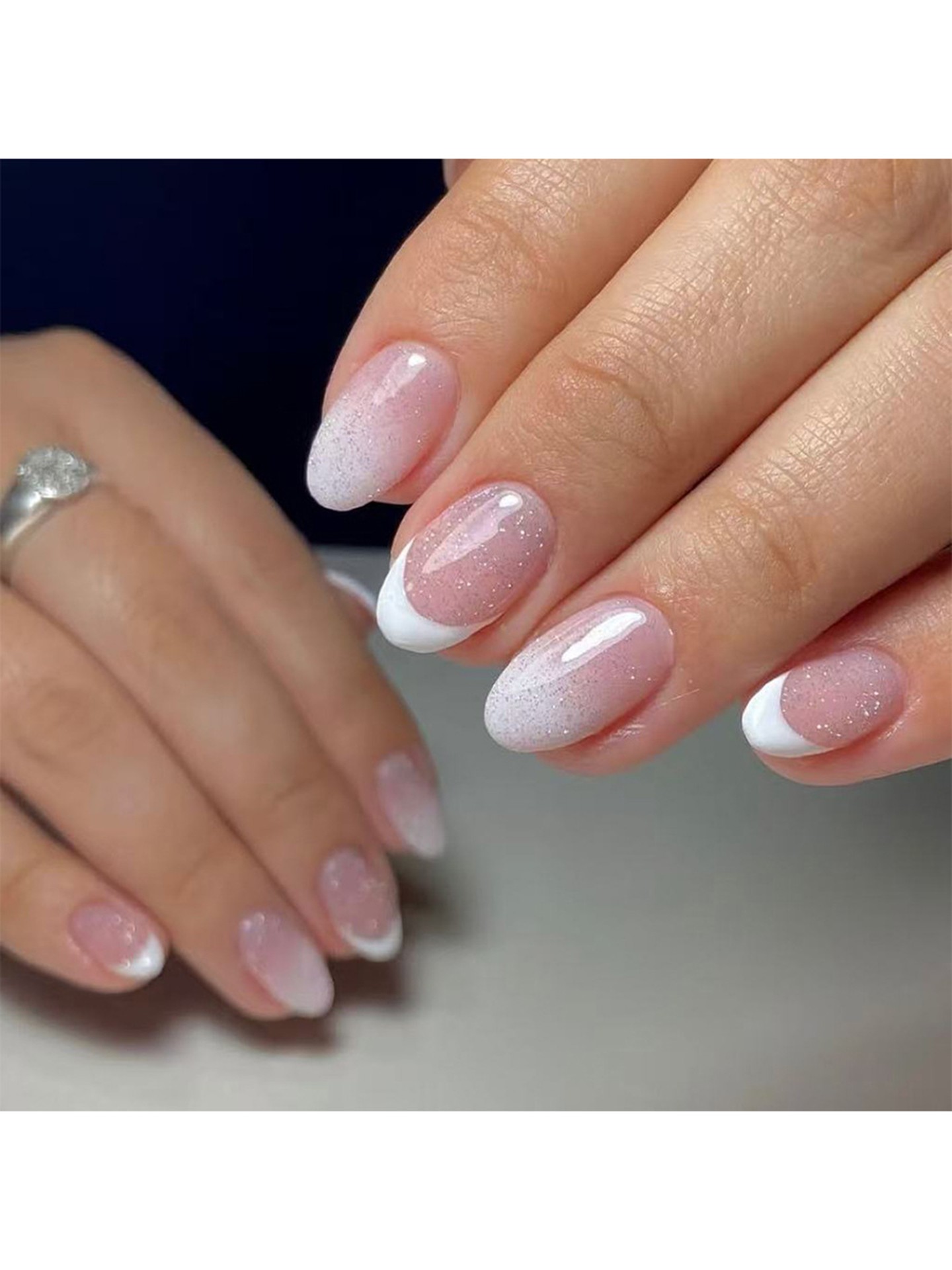 Soft-Girl Glitter French Tip Artificial Nails