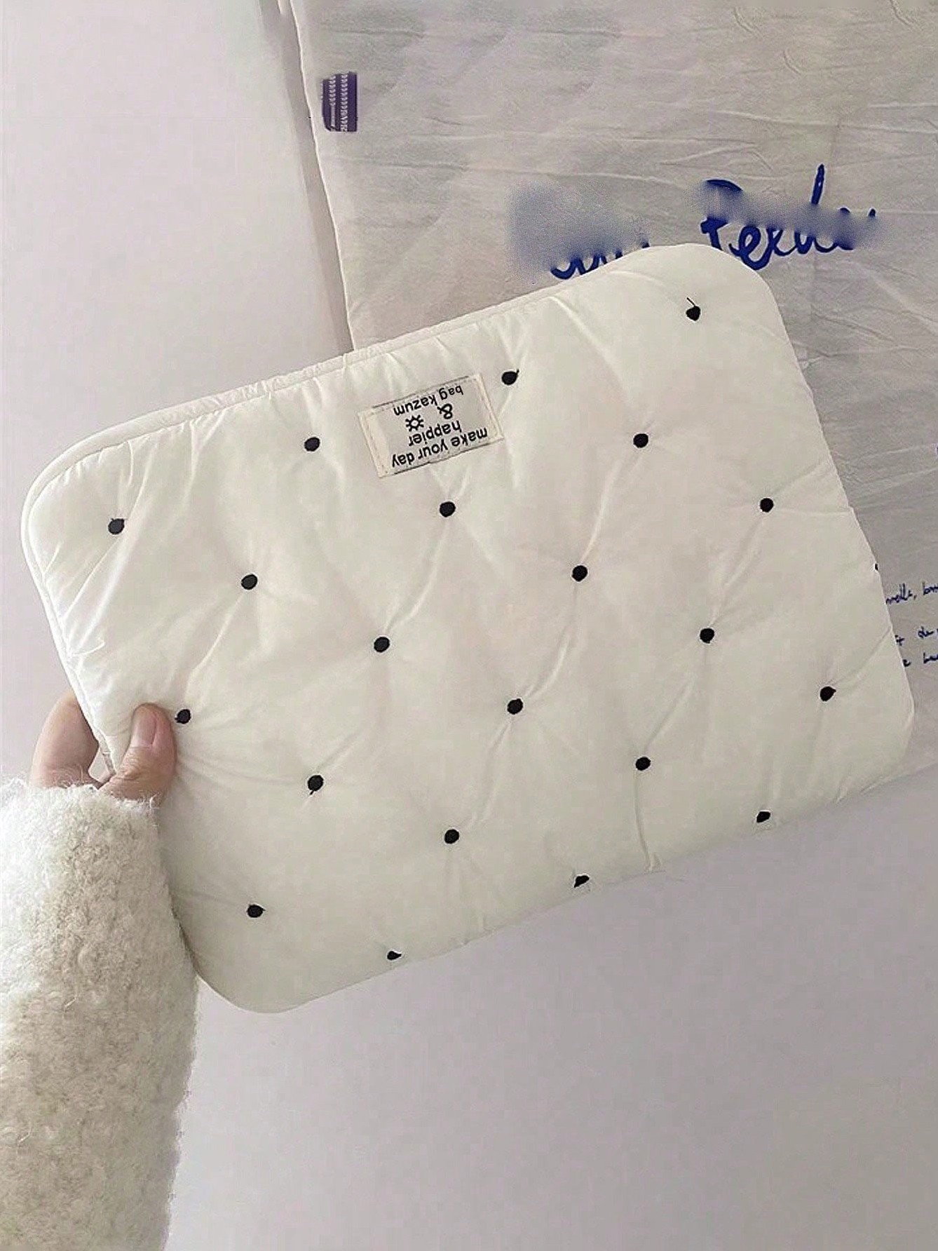 Dots Clutch