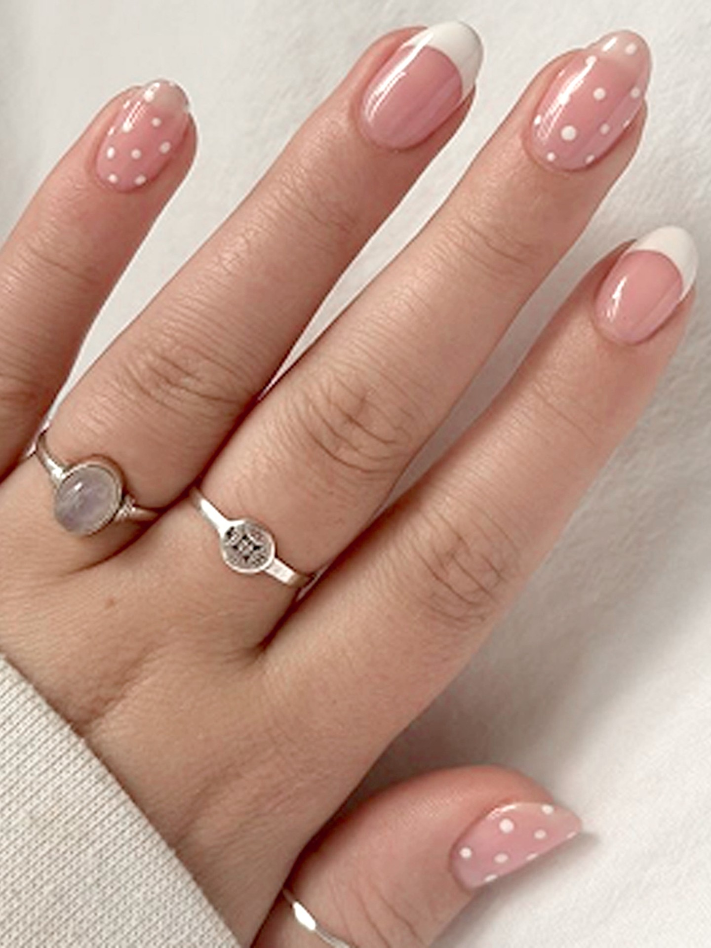 Polka Dots Artificial Nails