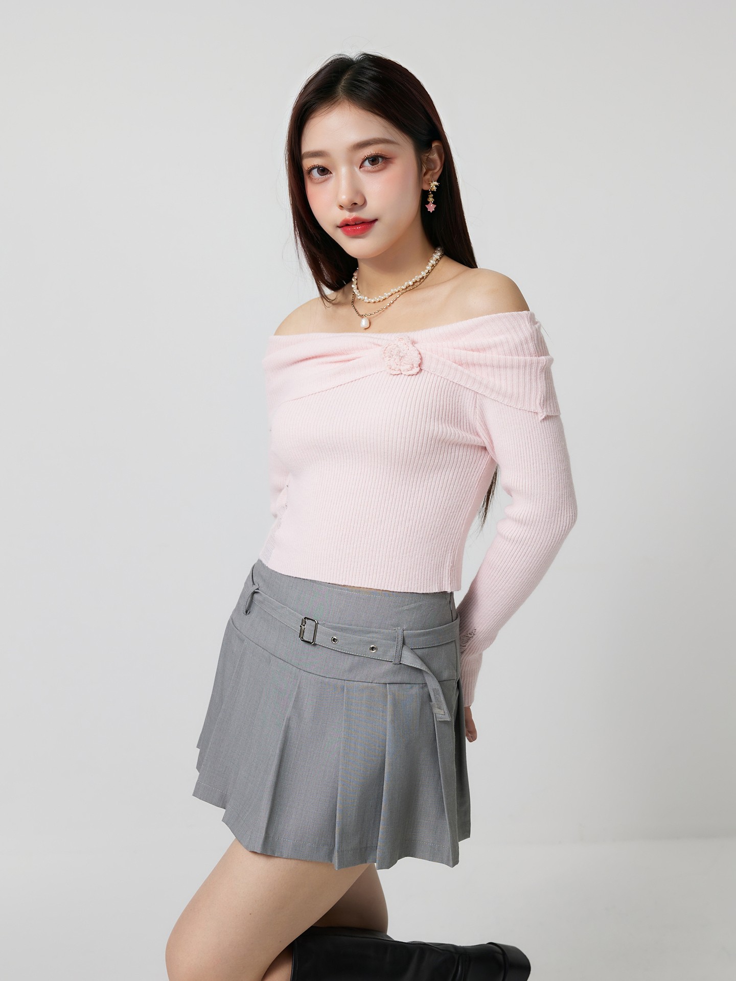 Off-shoulder Knit Top