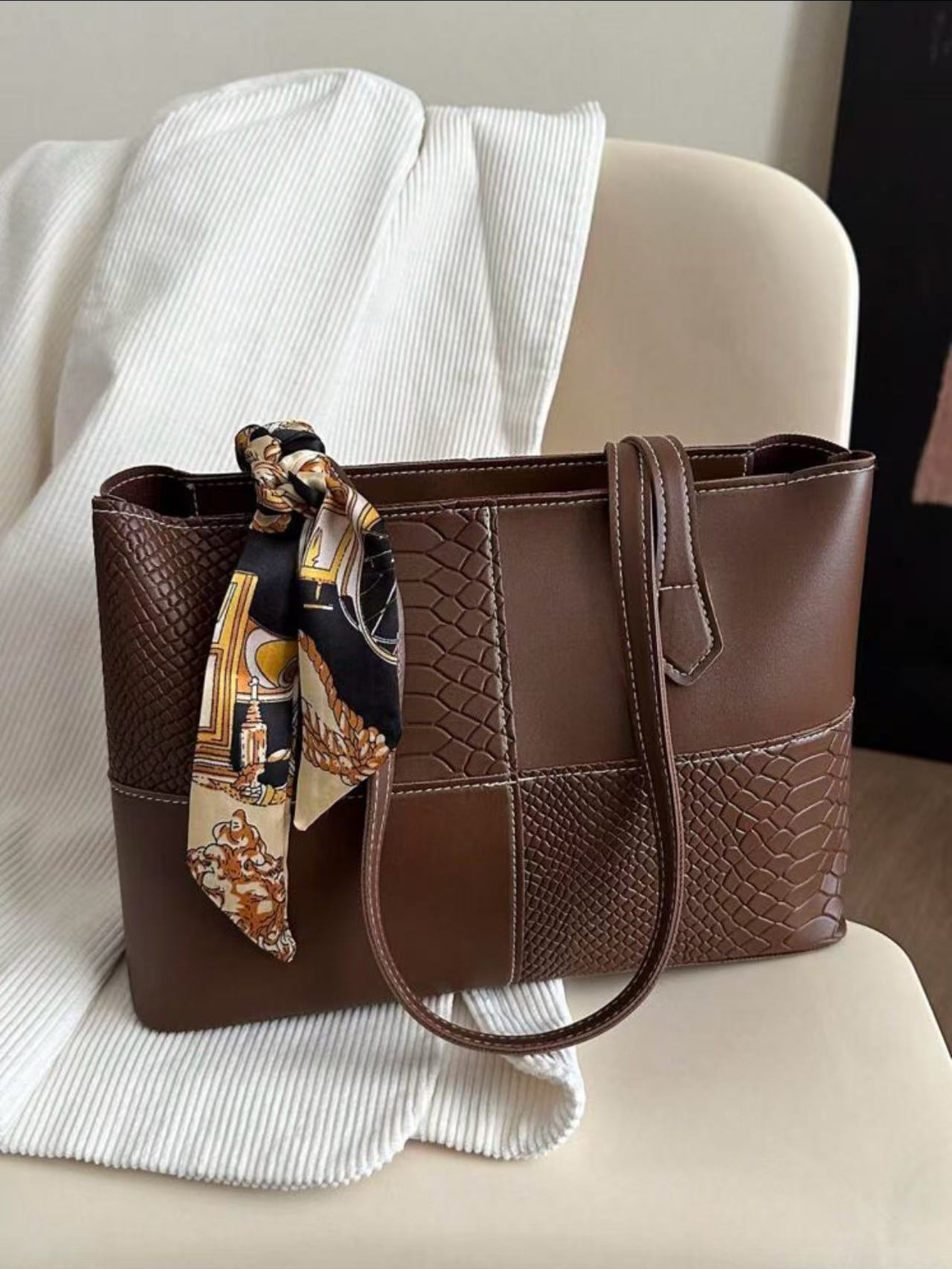 Sash Totes Bag