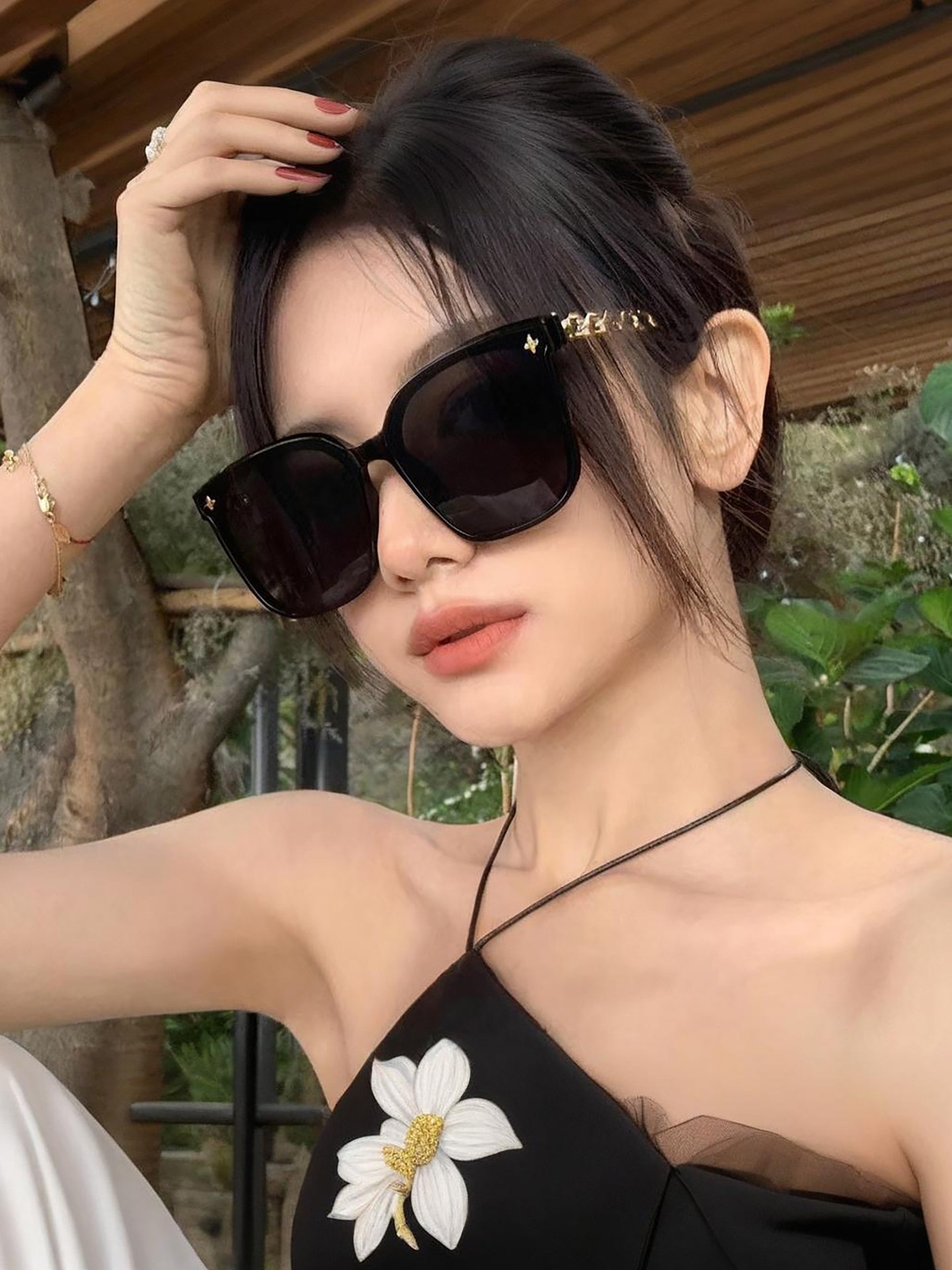 Solid Classic Sunglasses