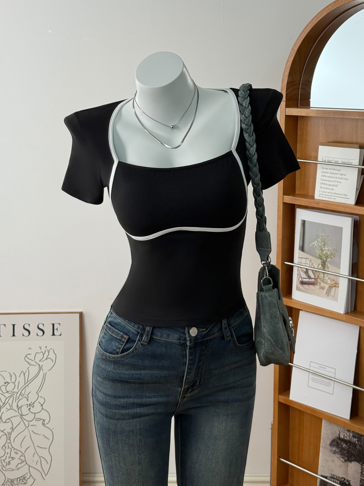 Retro Fitted Sleeve Contrast Slim Fit top