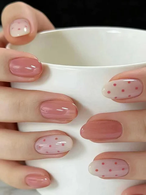 Polka Dots Artificial Nails