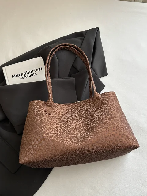 Metal Detail Shoulder Bag